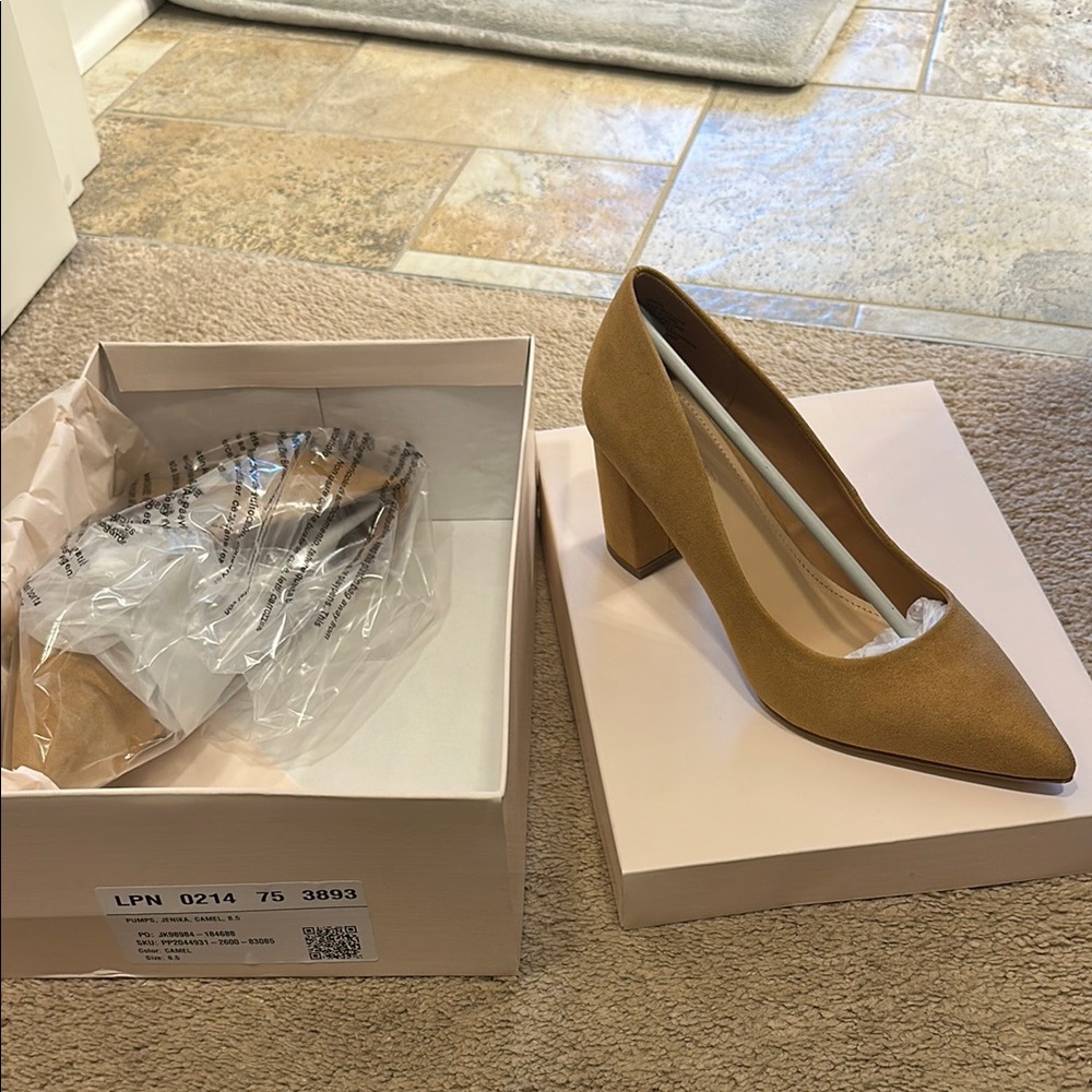 Tan Block Suede Heel Pumps - NIB